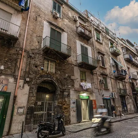 Sanità Naples Central Grand Apartment for 10 Guest-2